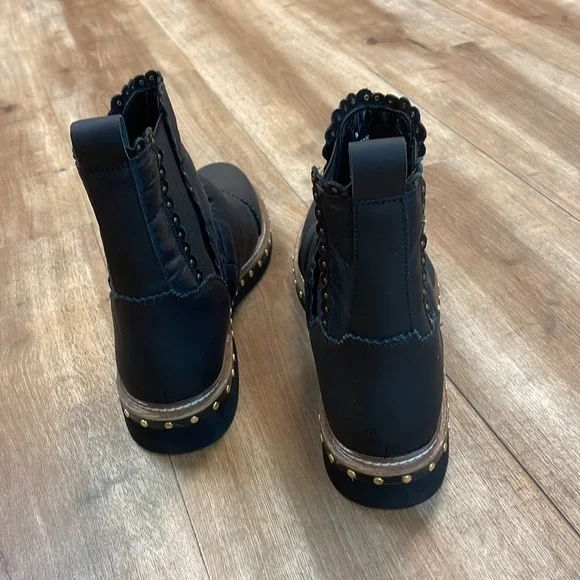 New Women’s Free People Atlas Puffer Chelsea Boots!!🔥🔥🔥